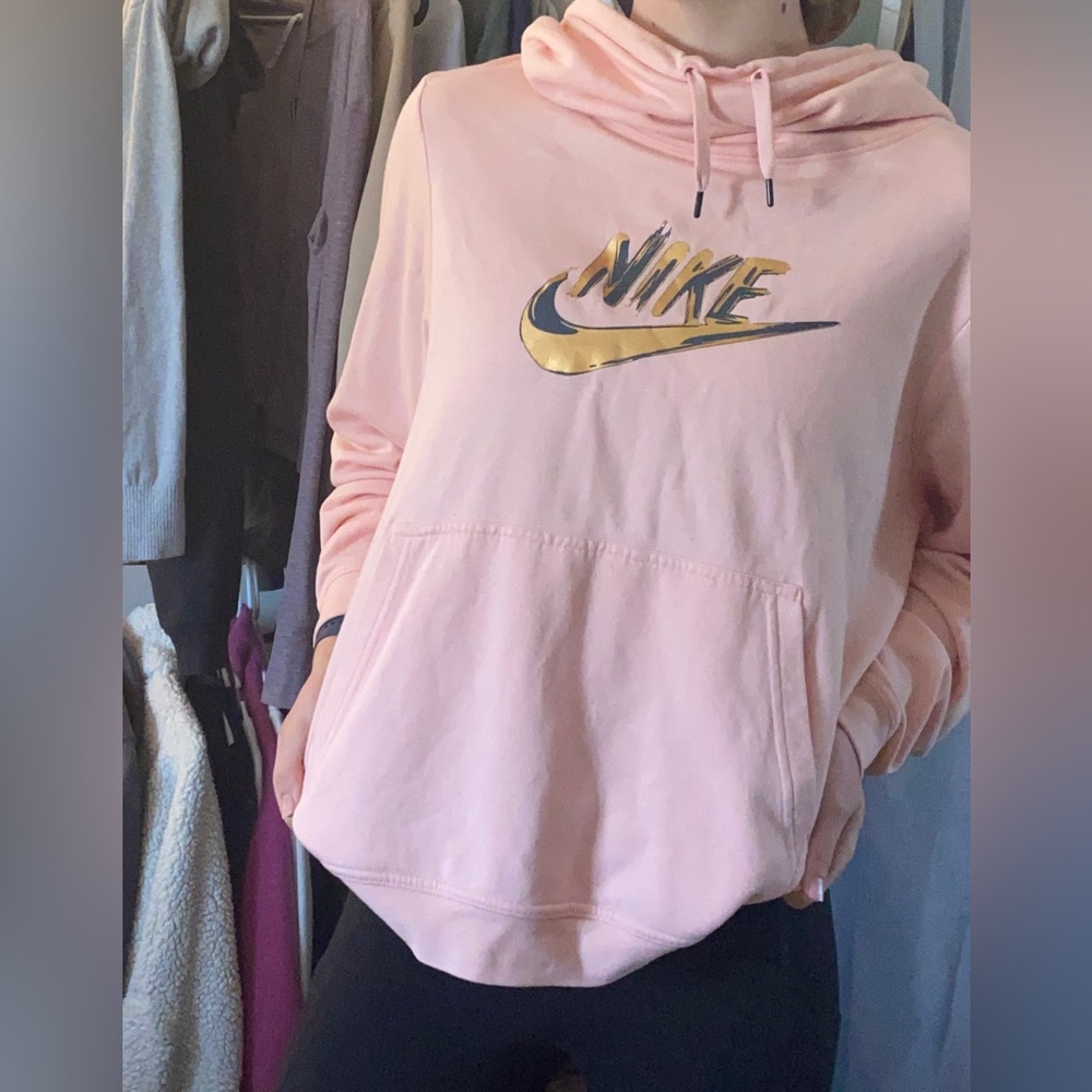 🌸lightly used Nike sweatshirt🌸